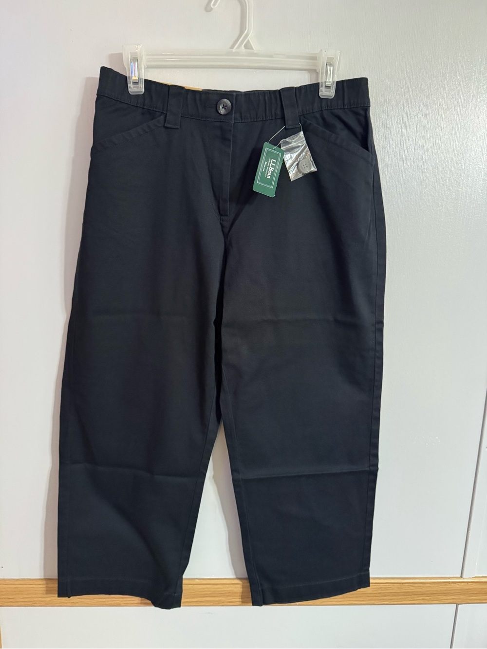 L.L. Bean Classic Fit Black Cropped Straight-Leg Women's Pants Size 10